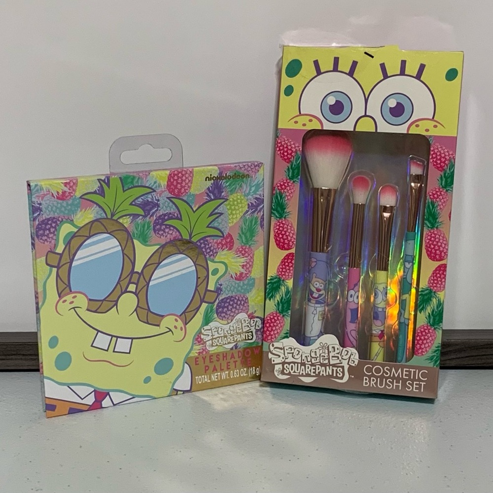 Taste Beauty x SpongeBob SquarePants Eyeshadow Palette & Cosmetic Brush Set-New